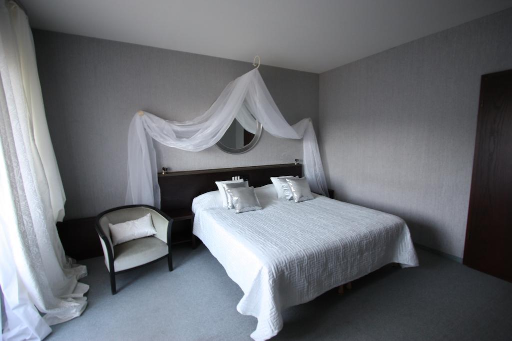 Hotel Restaurant Des Vosges Obernai Room photo